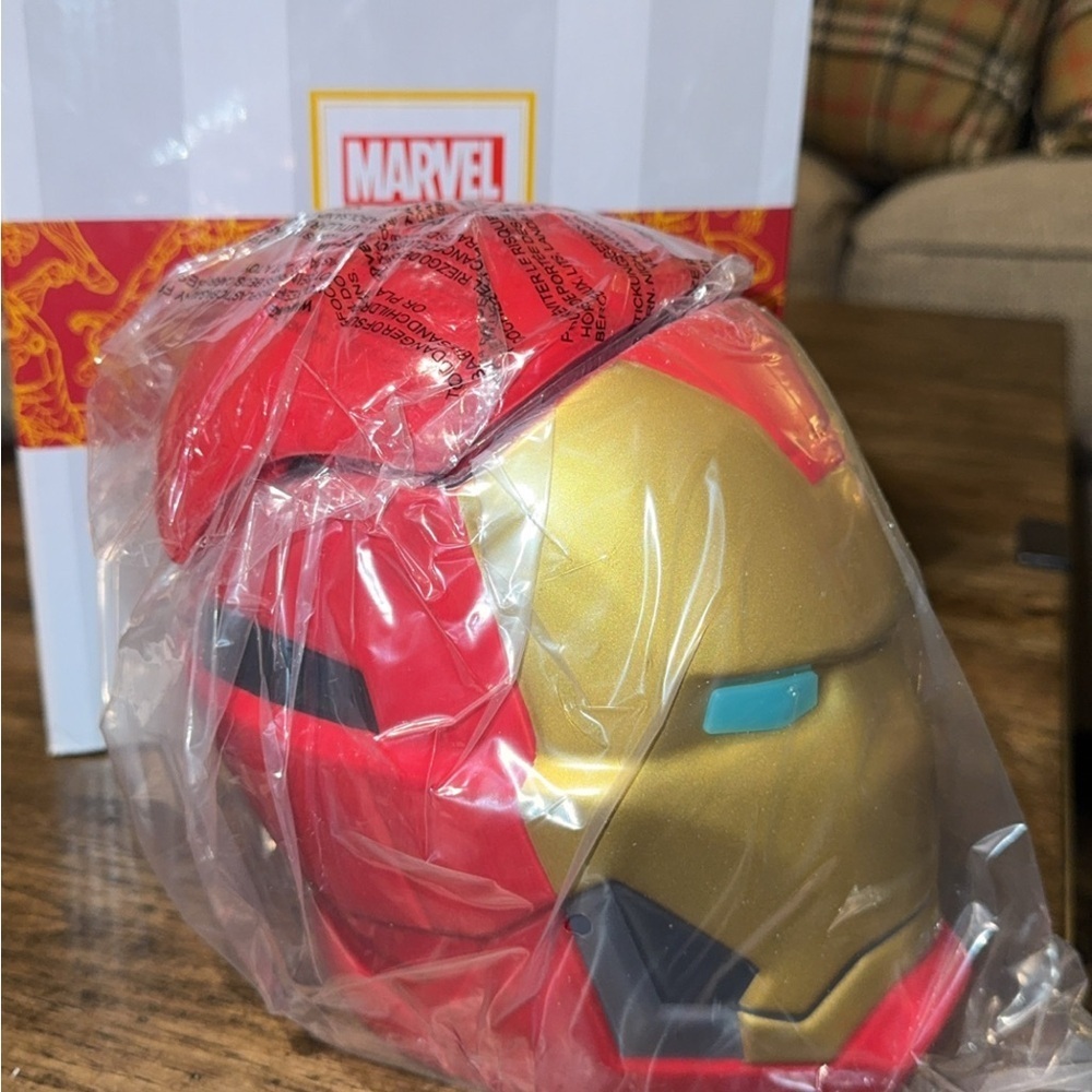 💥NWT Scentsy Marvel Iron Man Wax Fragrance Warmer in Original Packaging